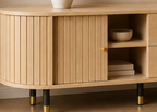 Meuble TV ÉQUINOXE 180 cm – Bois cannelé, portes coulissantes et tiroirs