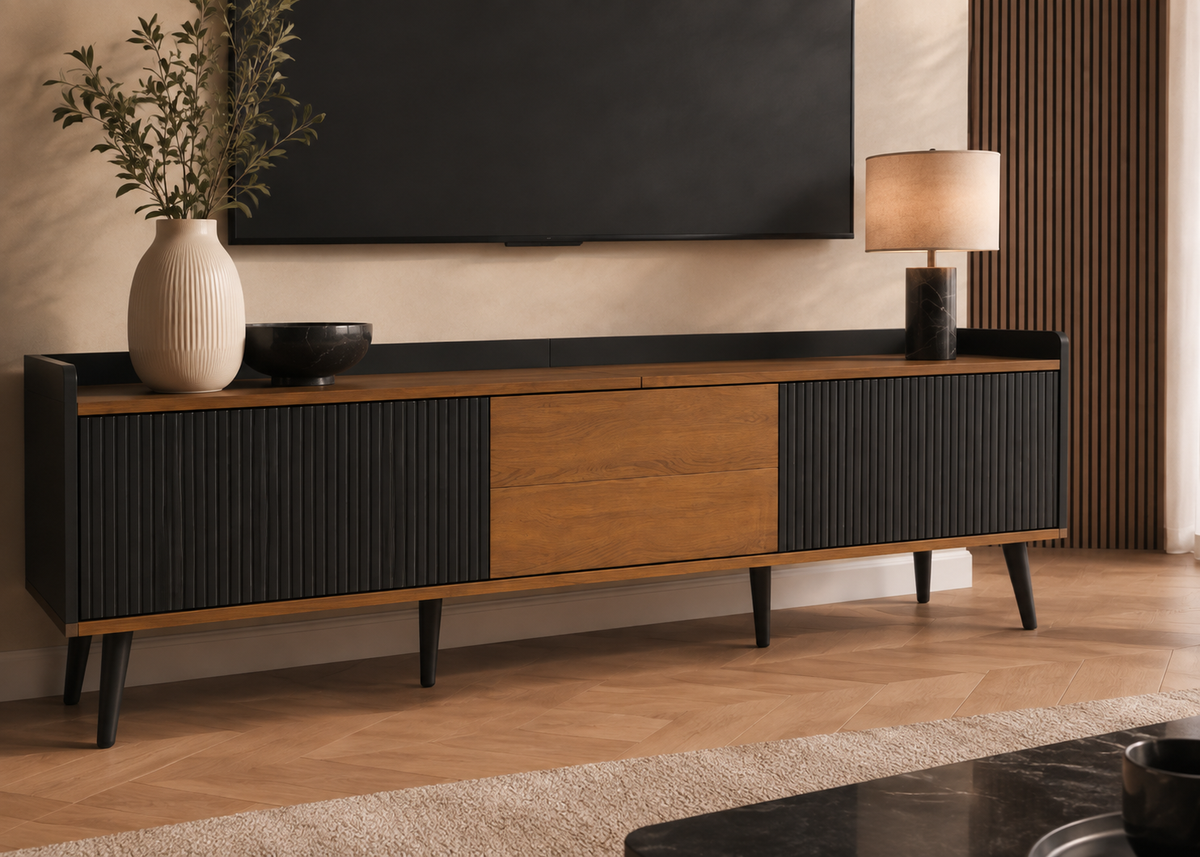 Meuble TV AMBER 160 cm – Noir et bois, façade cannelée et 3 portes
